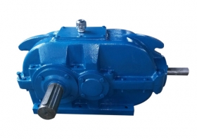 DBY、DCY系列運(yùn)輸機(jī)械用硬齒面減速機(jī)
